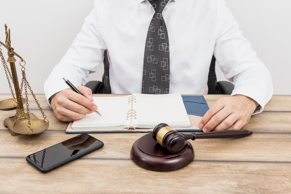 Арест имущества должника судебными приставами - основания и исключения