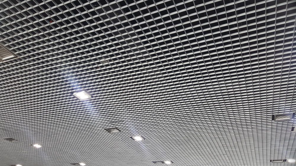 Критерии выбора алюминиевого профиля для промышленного освещения