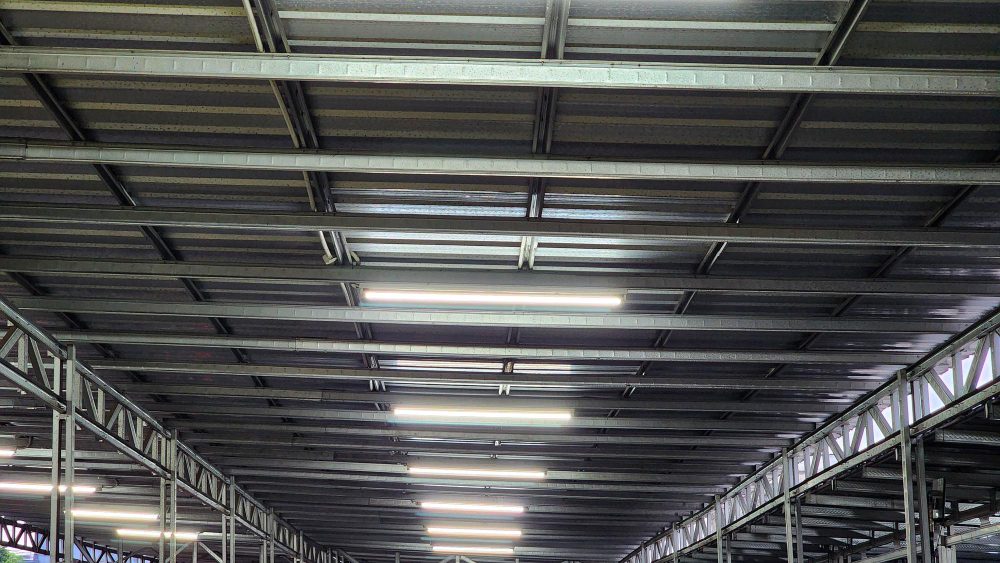 Критерии выбора алюминиевого профиля для промышленного освещения