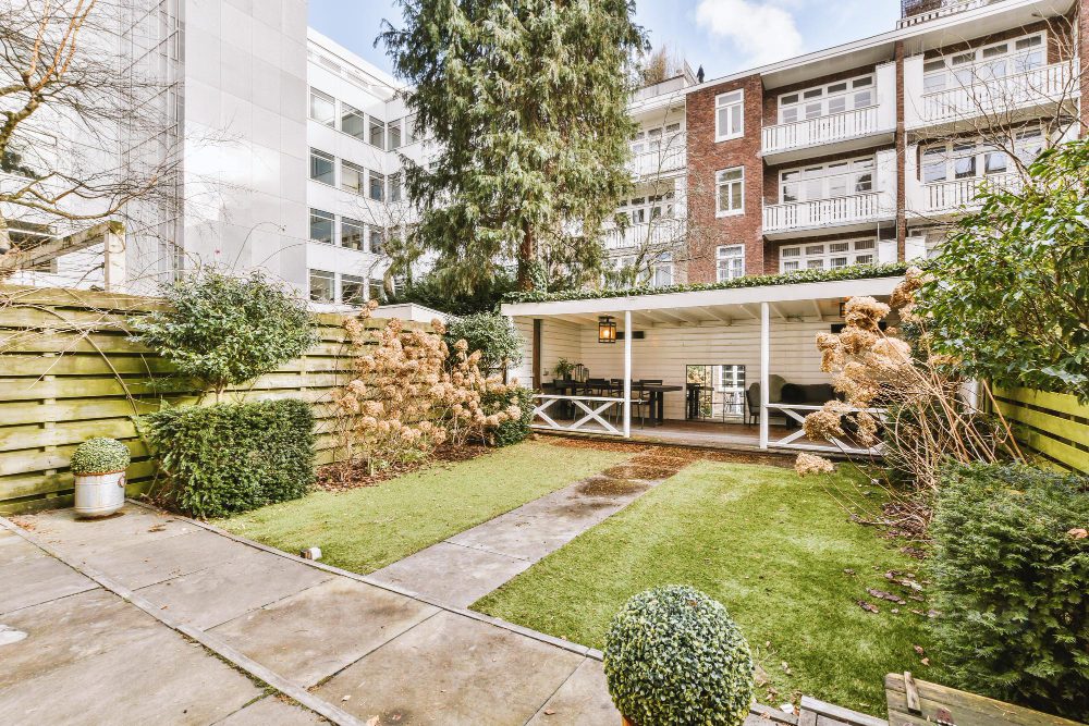 Придомовая территория дома