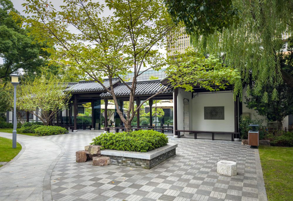 Придомовая территория дома