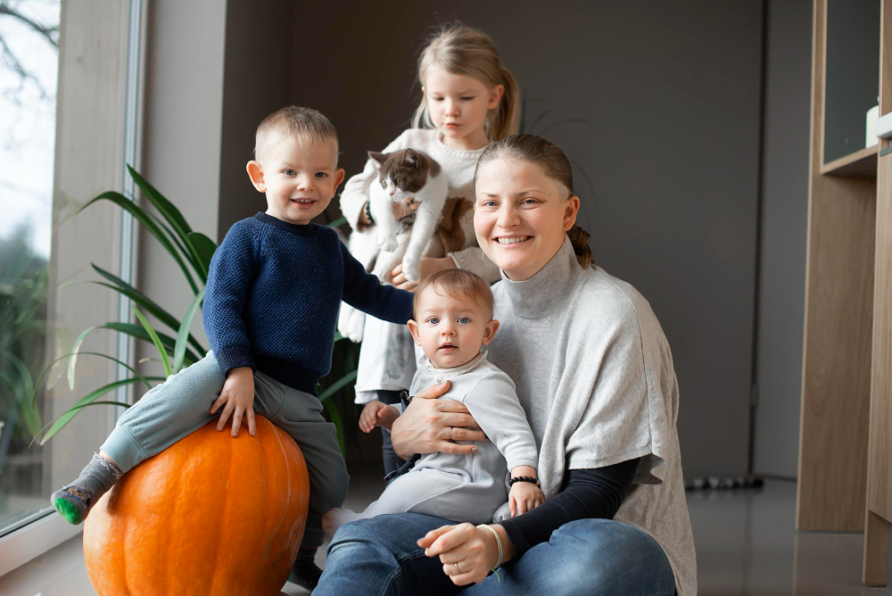 Какие льготы, пособия и выплаты положены малоимущим семьям?